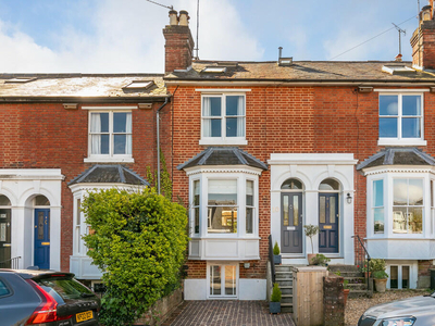 4 bedroom terraced house for sale in Elm Road, Winchester, SO22