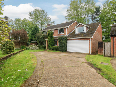 5 bedroom detached house for sale in Fairway Gardens, Rownhams, Southampton, Hampshire, SO16