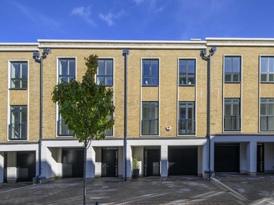 5 bedroom town house for sale in Royal Terrace, Knights Quarter, Winchester, SO22 , SO22