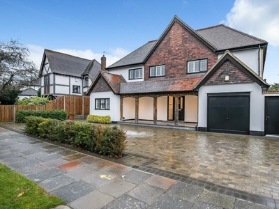 6 bedroom detached house for sale in The Meadow, Chislehurst, BR7