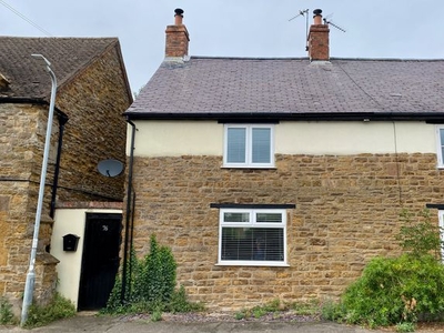 Cottage to rent in High Street, Braunston, Northamptonshire. NN11