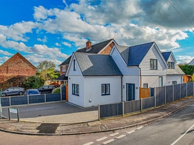 Detached house for sale in Tile Kiln Lane, Hemel Hempstead HP3