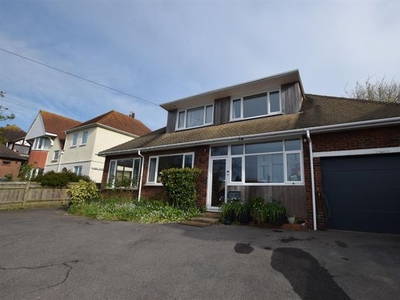 Detached house to rent in De La Warr Road, Bexhill-On-Sea TN40