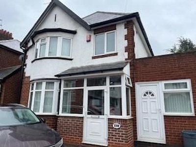 Detached house to rent in Oak Road, West Bromwich B70