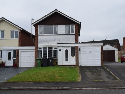 Detached house to rent in Orkney Close, Nuneaton CV10