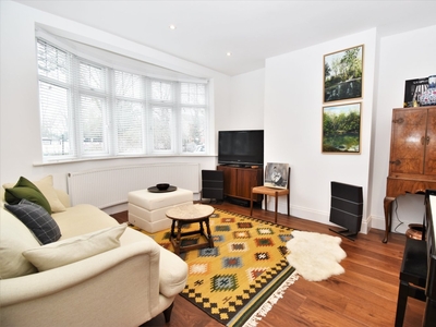 End Of Terrace House to rent - Baring Road, London, SE12