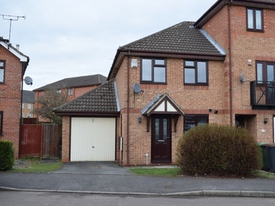 End terrace house to rent in Kenilworth Drive, Nuneaton CV11