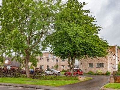 Flat to rent in 13 Gosford Hill Court, Bicester Road, Kidlington, Oxfordshire OX5