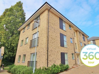Flat to rent in Alice Bell Close, Cambridge CB4