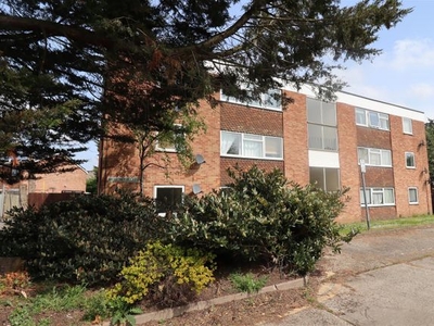 Flat to rent in Barnwood Close, Reading RG30