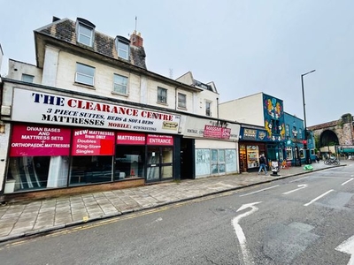 Flat to rent in Cheltenham Crescent, Cheltenham Road, Bristol BS6
