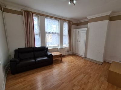 Flat to rent in Chester Road, Manchester M15