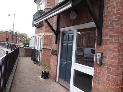 Flat to rent in Chester Street, Shrewsbury SY1