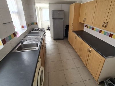 Flat to rent in Flat 1, Queens Road, Doncaster DN1