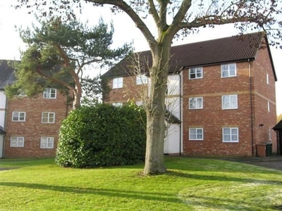 Flat to rent in Harlech Road, Hertfordshire, Abbots Langley WD5