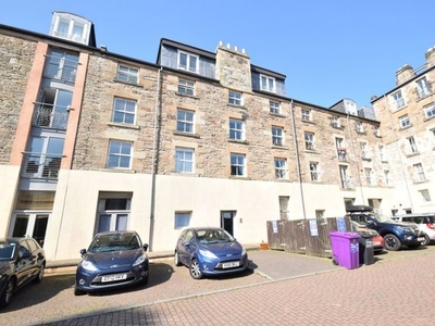 Flat to rent in Hermand Crescent, Slateford, Edinburgh EH11