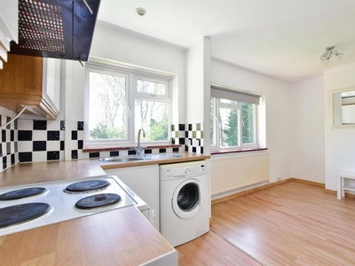 Flat to rent in Highwood Crescent, High Wycombe HP12