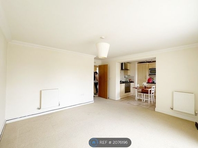 Flat to rent in Kelling Way, Broughton, Milton Keynes MK10