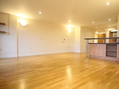 Flat to rent in Mere House, Castlefield Locks, Ellesmere Street, Castlefield M15