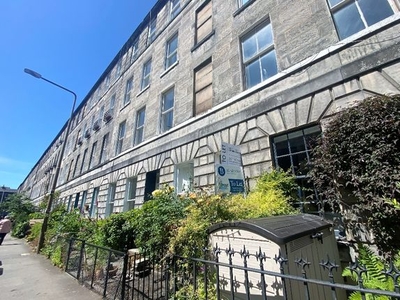 Flat to rent in Montague Street, Newington, Edinburgh EH8