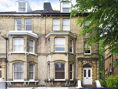 Flat to rent in Norton Road, Hove, East Sussex BN3