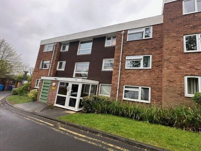 Flat to rent in Old Warwick Road, Solihull B92