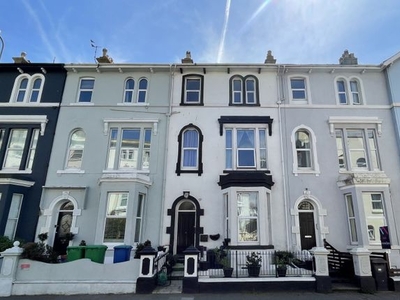Flat to rent in Orchard Gardens, Teignmouth TQ14