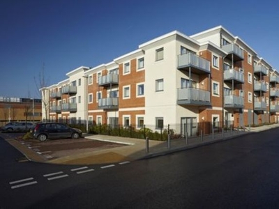 Flat to rent in Rushley Way, Reading RG2