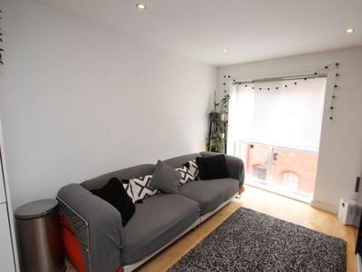 Flat to rent in St. Marys Gate, Nottingham NG1