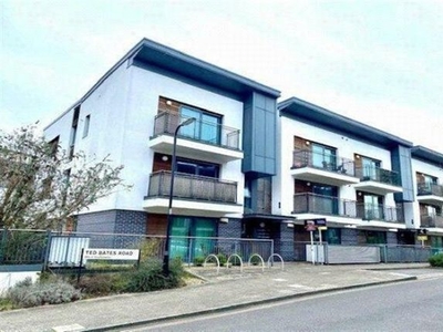 Flat to rent in Ted Bates Road, Southampton SO14