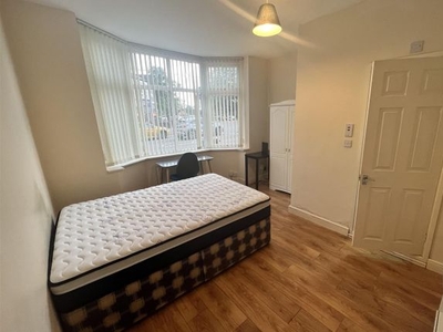 Property to rent in Hearsall Lane, Coventry CV5