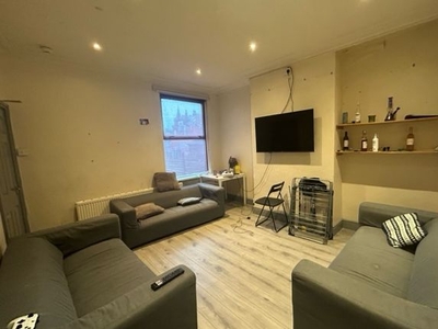 Property to rent in Hessle Place, Hyde Park, Leeds LS6