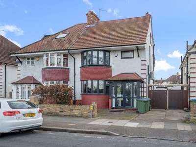 Semi-detached House to rent - Canberra Road, London, SE7