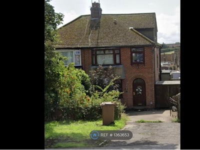 Semi-detached house to rent in Easton Road, Bridlington YO16