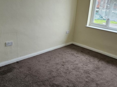 Semi-detached house to rent in Lawnswood Avenue, Wolverhampton WV4