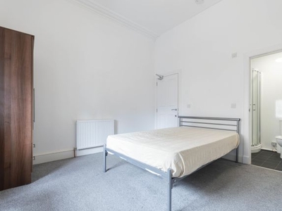 Shared accommodation to rent in Polwarth Gardens, Edinburgh EH11