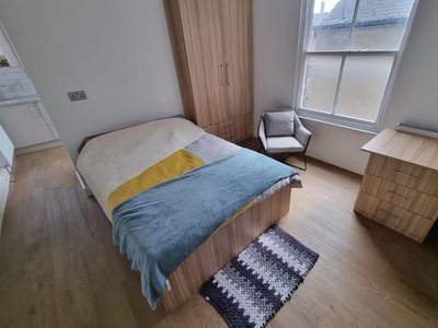 Studio to rent in Blenheim Terrace, University, Leeds LS2