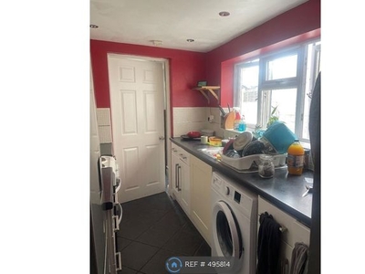 Terraced house to rent in Gillingham Road, Gillingham ME7