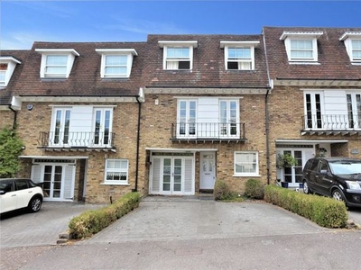 Terraced house to rent in High Elms, Chigwell IG7