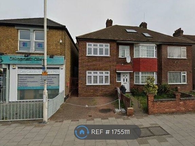 Terraced house to rent in High Road, Romford RM6