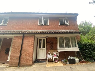 Terraced house to rent in Moorland Gardens, Luton LU2