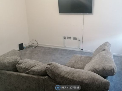 Terraced house to rent in Spinning Grove, Bolton BL1