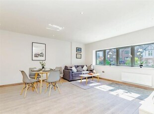 2 Bedroom Flat For Sale In Caterham, Surrey