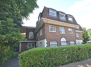 2 Bedroom Flat For Sale In North Parade, Horsham