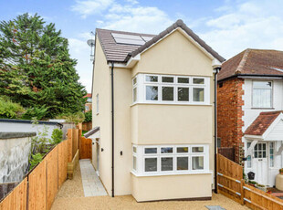 3 Bedroom Detached House For Sale In South Croydon