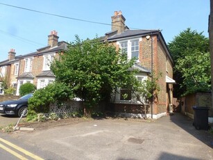 3 Bedroom Semi-detached House For Rent In Kingston Upon Thames, Surrey