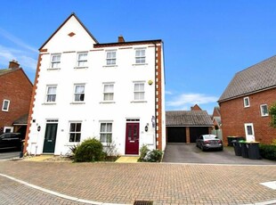 3 Bedroom Semi-detached House For Sale In Great Denham, Bedford