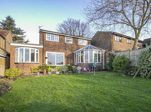 4 Bedroom Detached House For Sale In Loughton, Essex