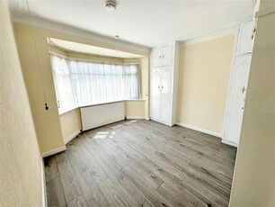 4 Bedroom House For Rent In Gants Hill, Ilford