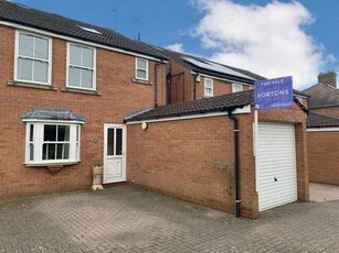 4 Bedroom Semi-detached House For Sale In Leicester